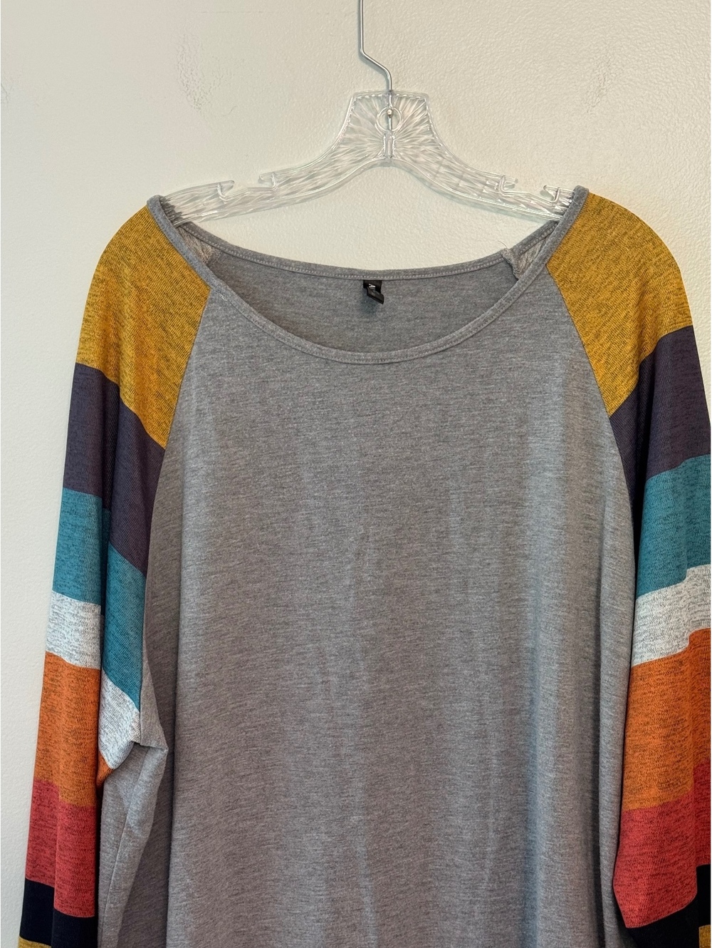 Women's Plus Size 24W Gray Pullover Sweatshirt with Colorful Striped R